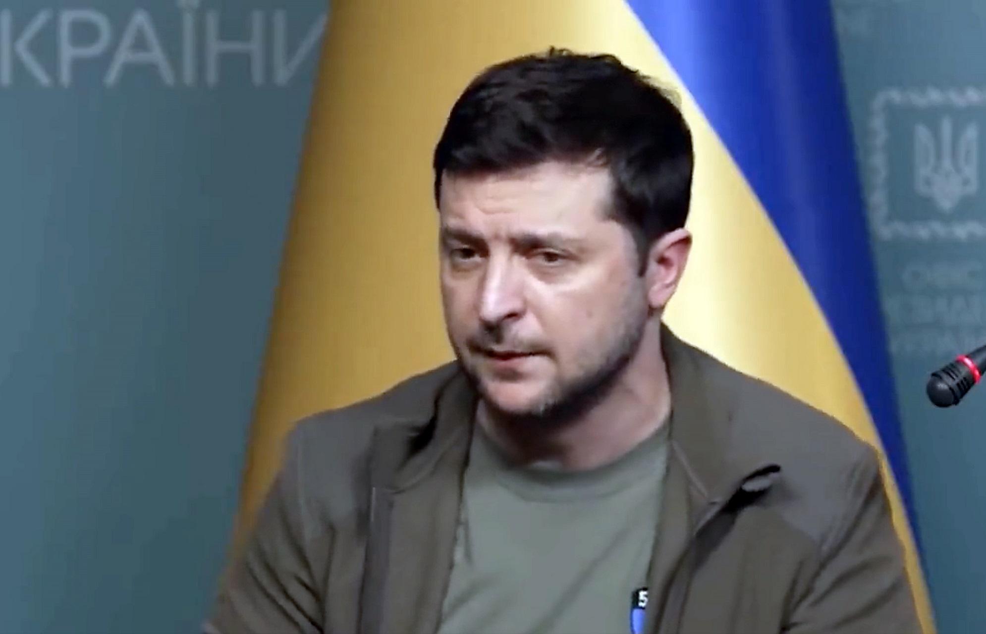 Guerra Ucraina, Zelensky: "Russia ha creato catastrofe umanitaria, sono mostri"