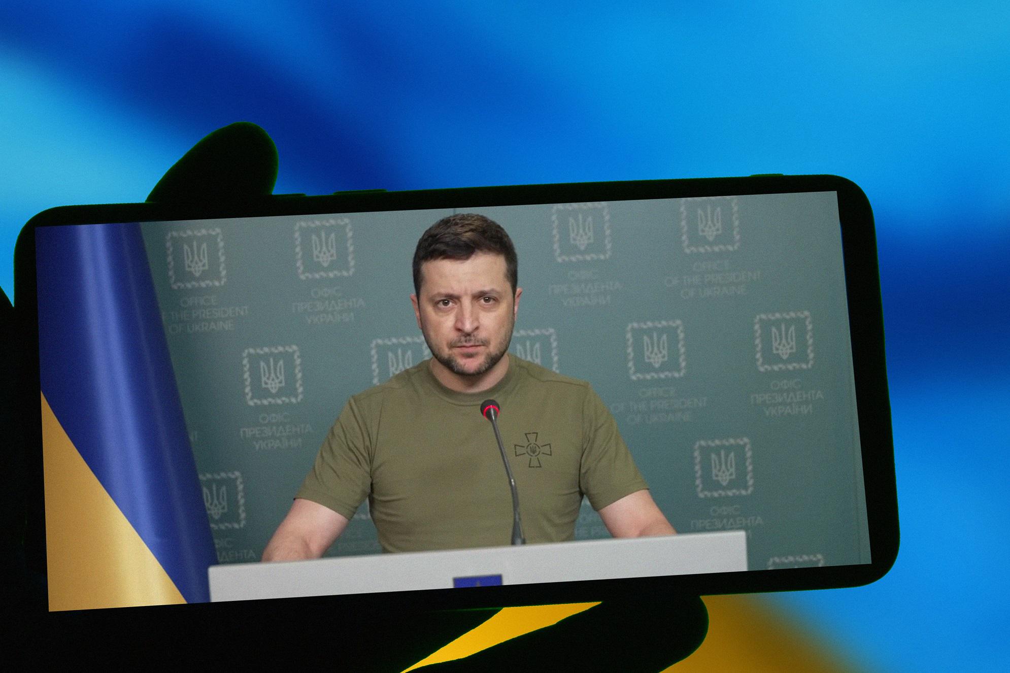 Guerra Ucraina, Zelensky: "Russia prepara vasta offensiva in Donbass"