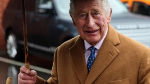 Harry a Londra a maggio, "Carlo farà da paciere con William"