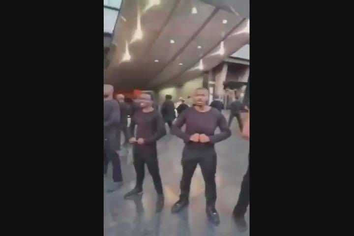 'Heil Hitler', il coro di Kanye West fa scandalo a Los Angeles - Video