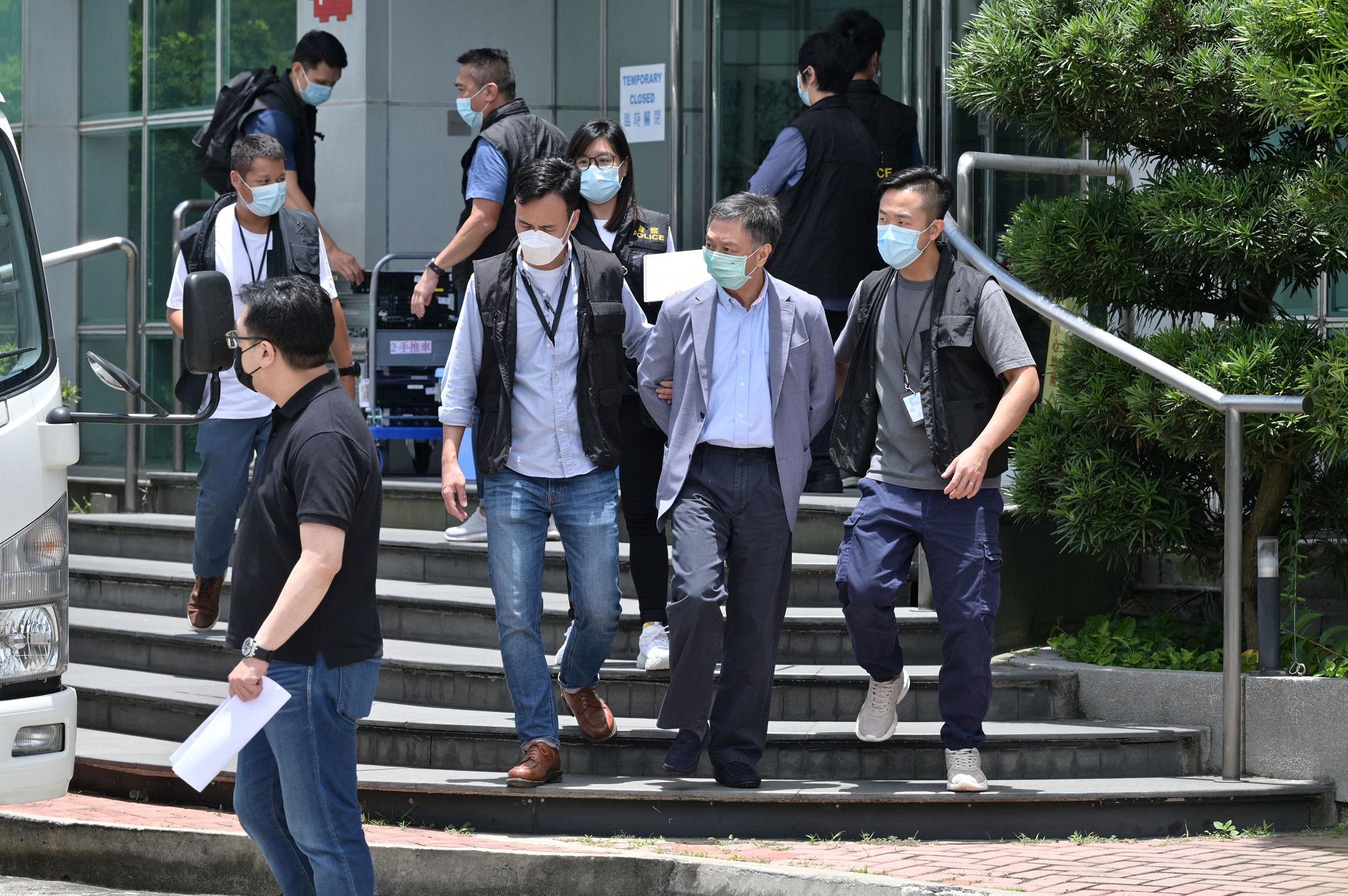 Hong Kong, arrestati 5 reporter pro democrazia