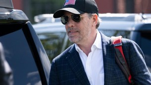 Hunter Biden incriminato per reati fiscali: "Milioni in droga e escort invece di pagare le tasse"