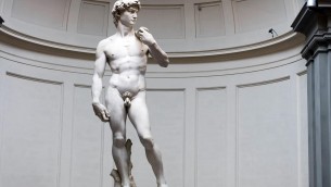 Il David di Michelangelo fa di nuovo scandalo, censurata pubblicità in Scozia