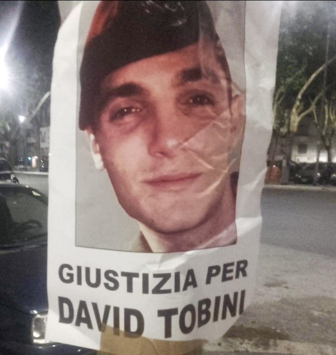 Il giallo dell'uccisione del parà in Afghanistan, la madre: "No all'archiviazione"