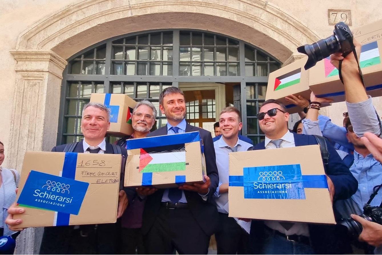 Il 'ritorno' di Di Battista, al Senato con 80mila firme pro-Palestina