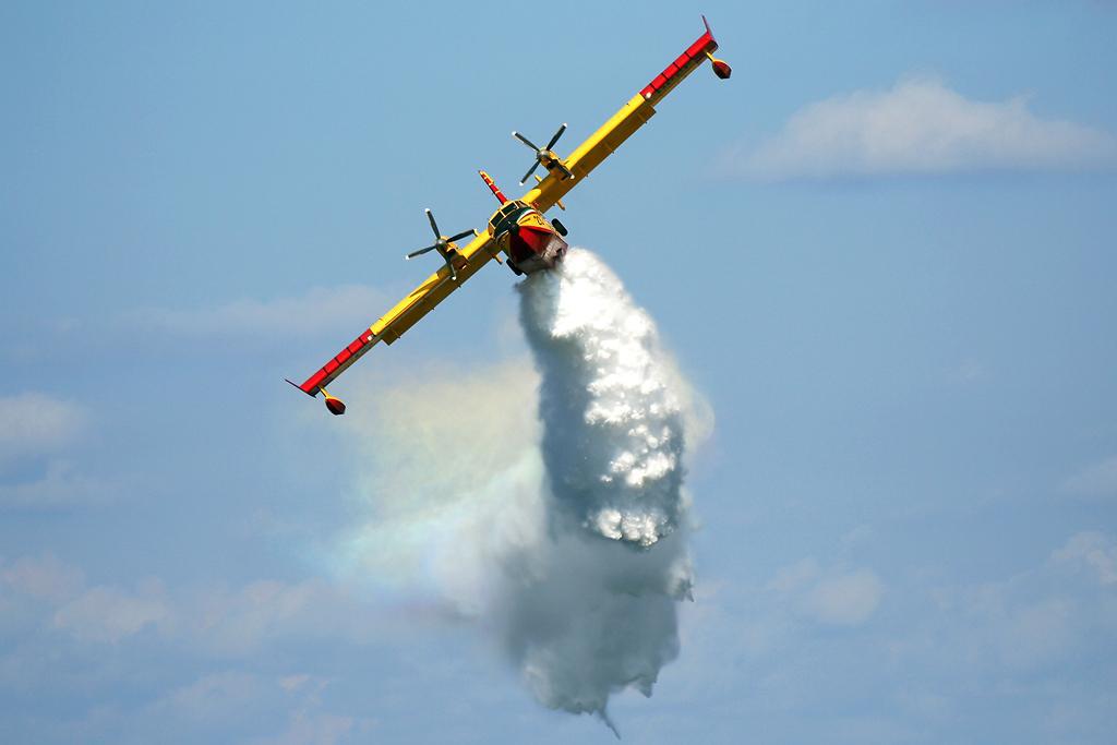 Incendi, aumenta in Italia numero aerei, elicotteri e droni nella lotta alle fiamme