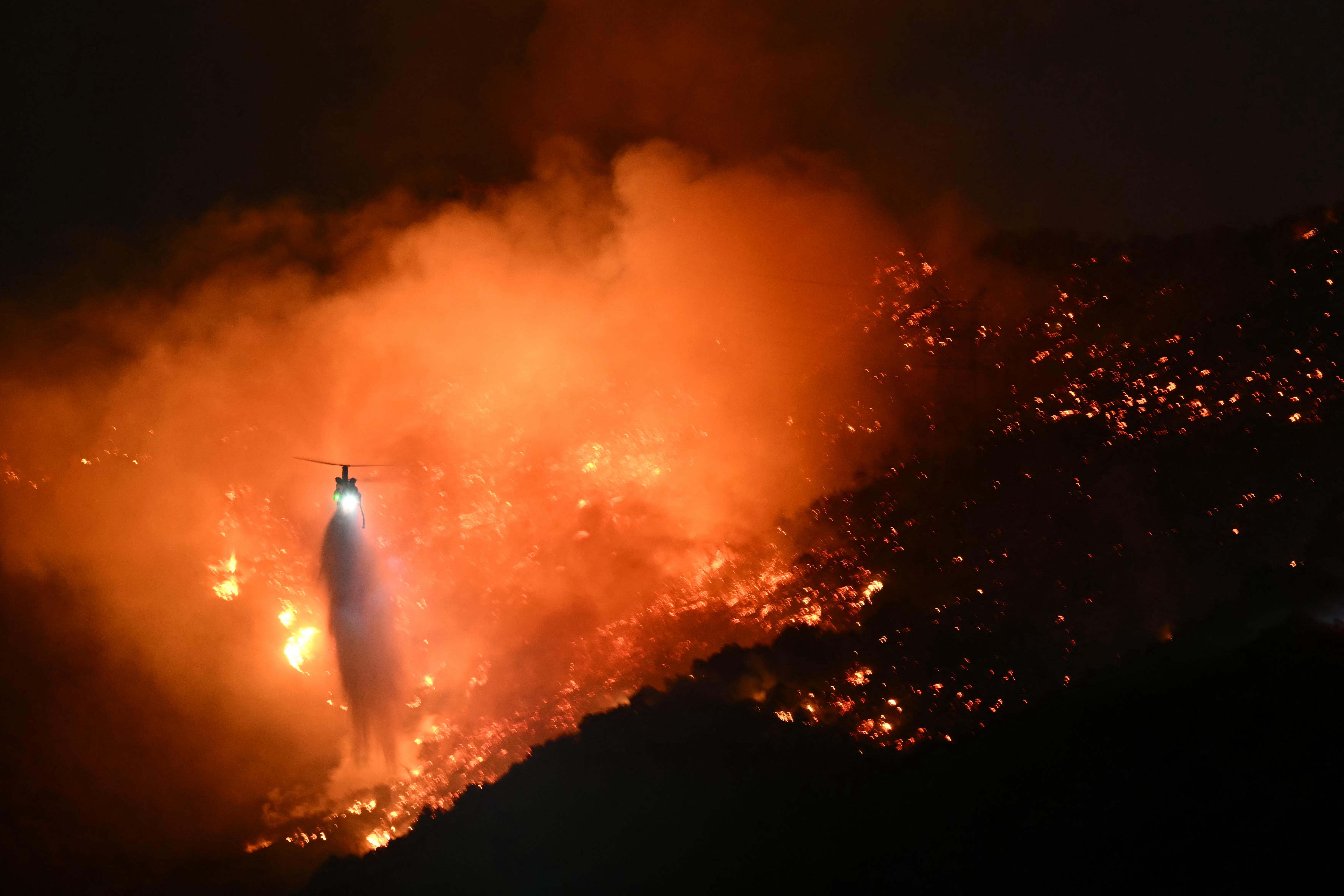 Incendi Los Angeles, il vento non si placa: 24 morti e emergenza continua