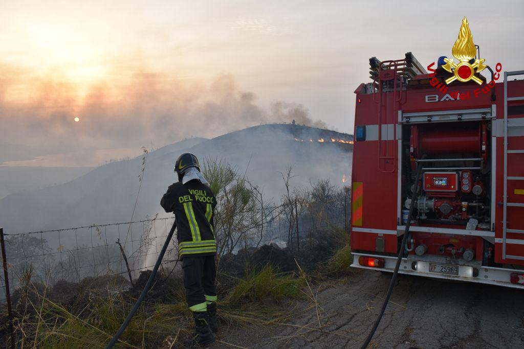 Incendi Sardegna, centinaia di ettari a fuoco