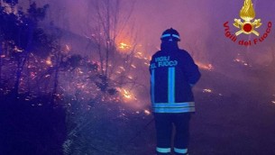 Incendio a Montegrino Valtravaglia, in fiamme decine di ettari di bosco