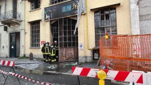 Incendio emporio cinese a Milano, arrestato esecutore e fermati mandanti