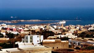 Incendio Pantelleria, gelataio offre 5mila euro a chi consegna i piromani
