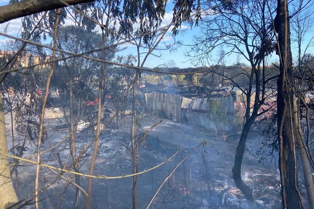 Incendio Roma, Alfonsi: "Dietro c'è la mano dell'uomo"