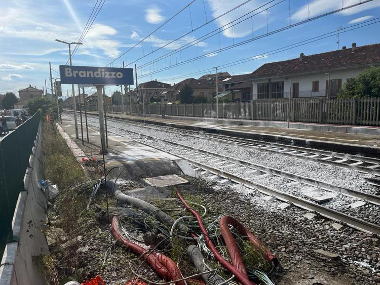 Incidente ferroviario Brandizzo, video choc: "Se dico treno spostatevi" - Guarda
