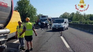 Incidente in A13, furgone tampona autocisterna: un morto e autostrada in tilt