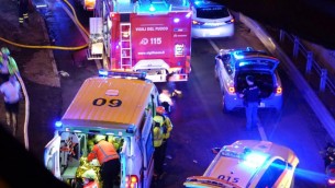 Incidente Mestre, il momento in cui il bus precipita dal cavalcavia - Video