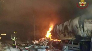 Incidente su A14, scontro pullman-camion e incendio in galleria: un morto