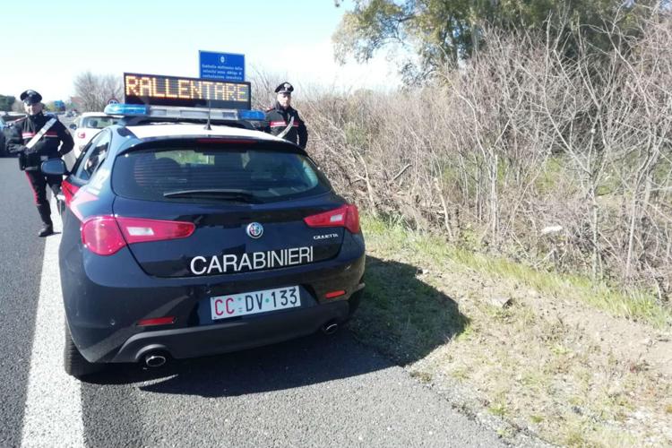 Incidente su A30, auto contro guard rail: 2 morti