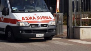 Incidente sul lavoro, operaio muore travolto da tubi nel torinese