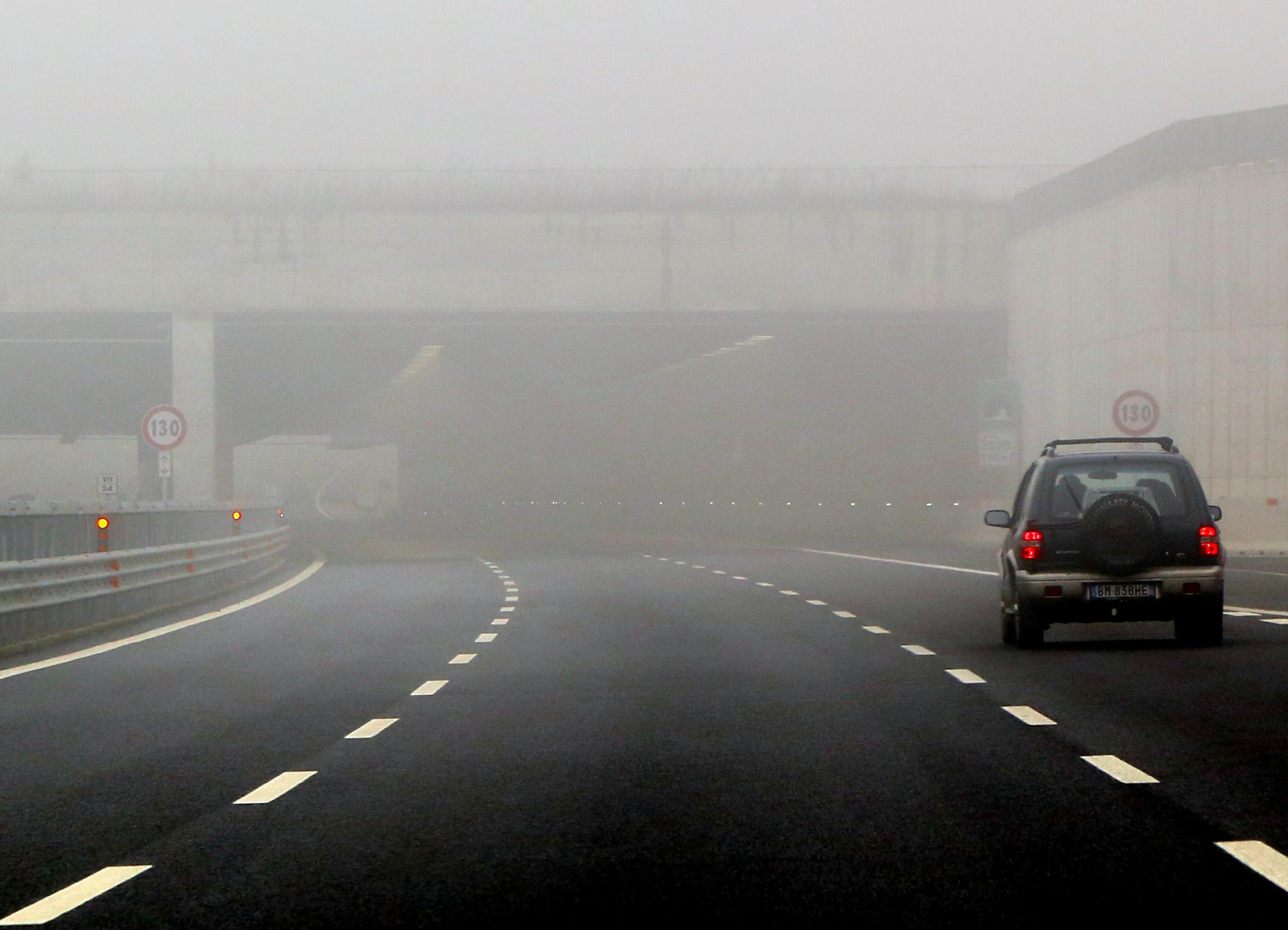 Incidenti sull'A1 per nebbia, chiuso il tratto Parma-Piacenza: code e traffico bloccato