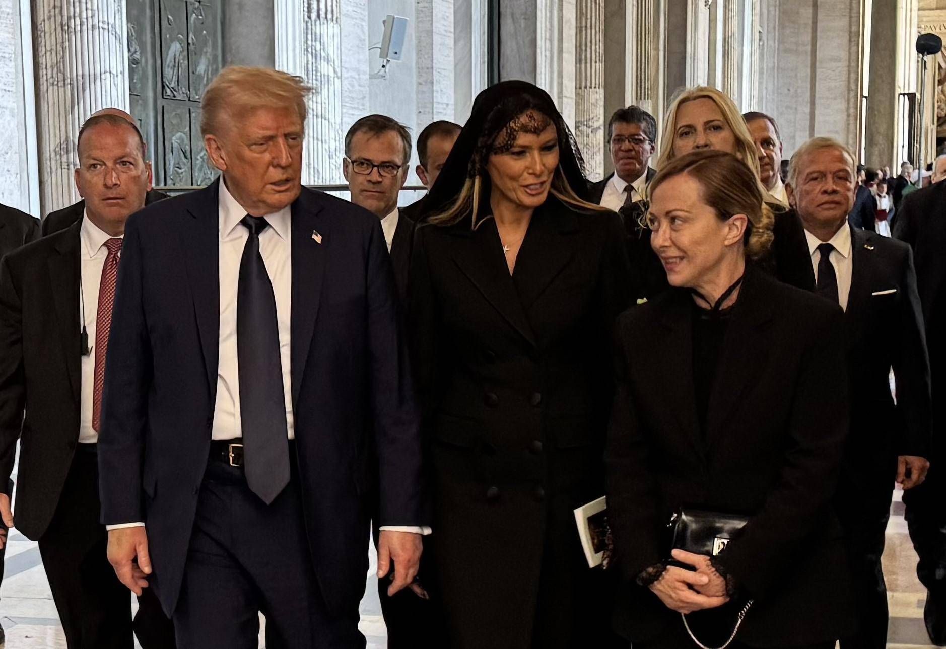 Incontro Meloni-Trump, breve colloquio ai funerali di Papa Francesco