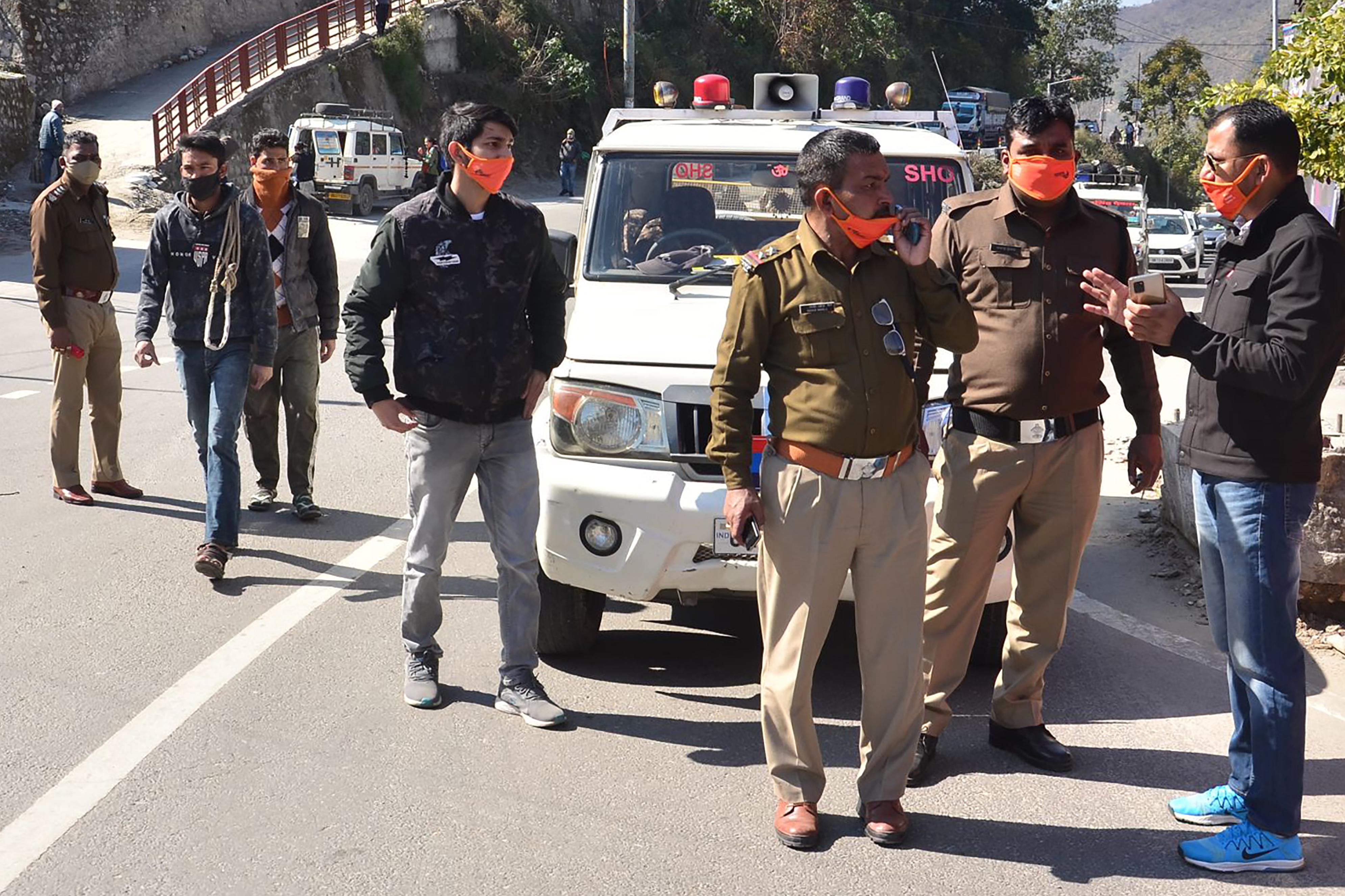 India, crollo ghiacciaio: 15 morti e 160 dispersi
