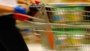 Inflazione in aumento a marzo 2025, sale anche carrello della spesa