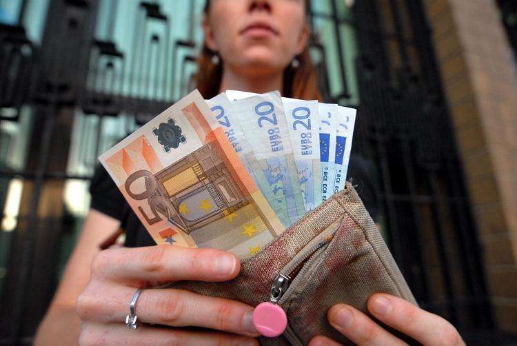 Inflazione, rincari record: dalla luce a burro e latte, qualche numero