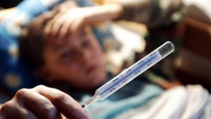 Influenza, da latte a cognac e uova: i cibi giusti o sbagliati per combatterla