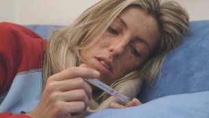 Influenza e Covid, sintomi e farmaci: i consigli degli esperti