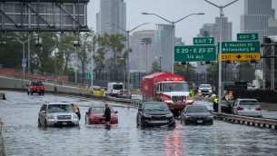 Inondazioni a New York, il sindaco: "Evento meteo pericoloso, state a casa"