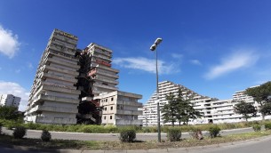 Insulti, sputi e cicche spente addosso a 23enne gay a Scampia: "20 minuti di terrore"