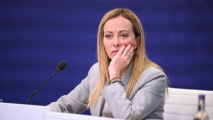 Intelligenza artificiale, Meloni: "Rischia di sostituire capacità umane"