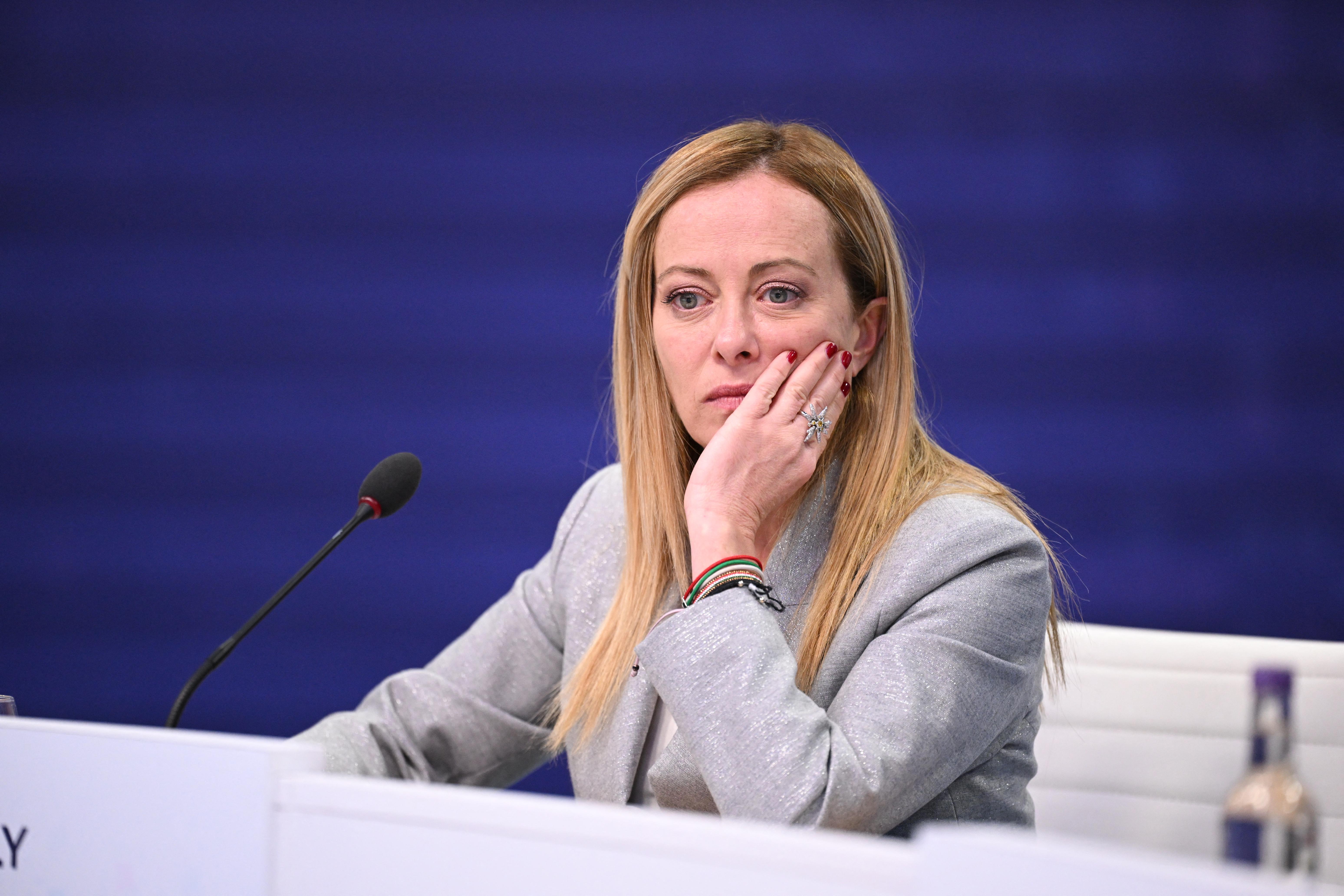 Intelligenza artificiale, Meloni: "Rischia di sostituire capacità umane"