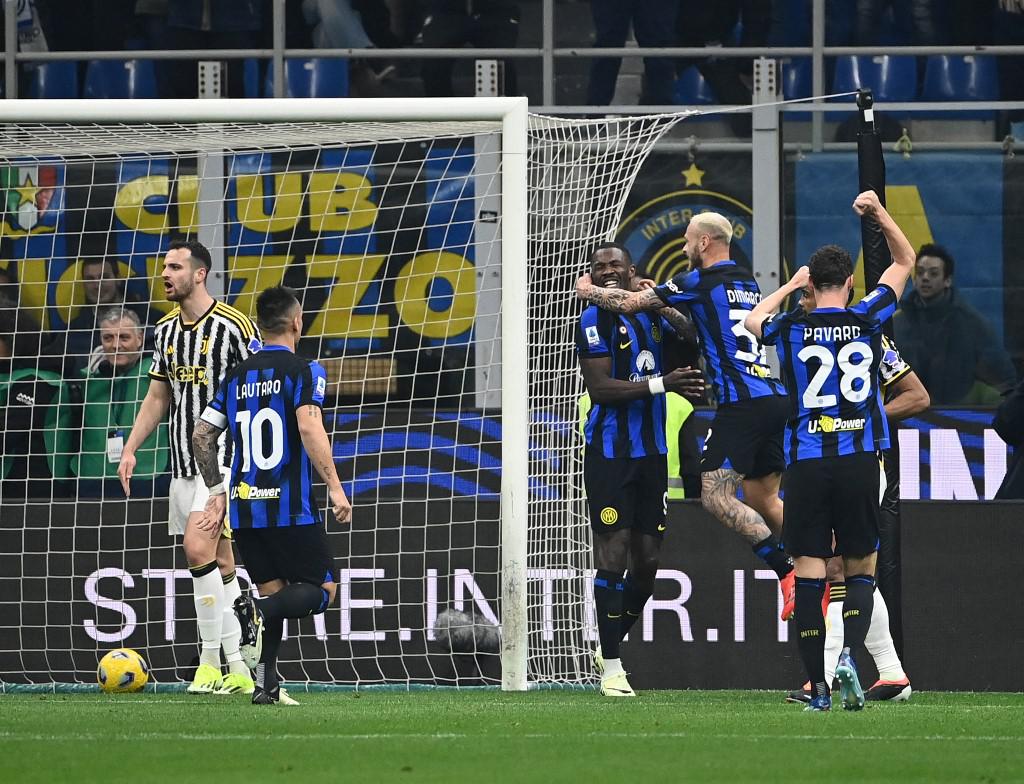 Inter-Juventus 1-0, autogol di Gatti: nerazzurri in fuga verso scudetto