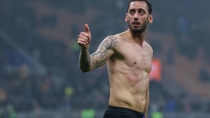 Inter-Lazio 2-0, eurogol di Arnautovic e Calha regalano derby con Milan in semifinale