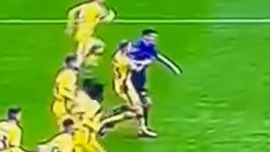 Inter-Verona 2-1, Bastoni e il fallo: gol era da annullare?