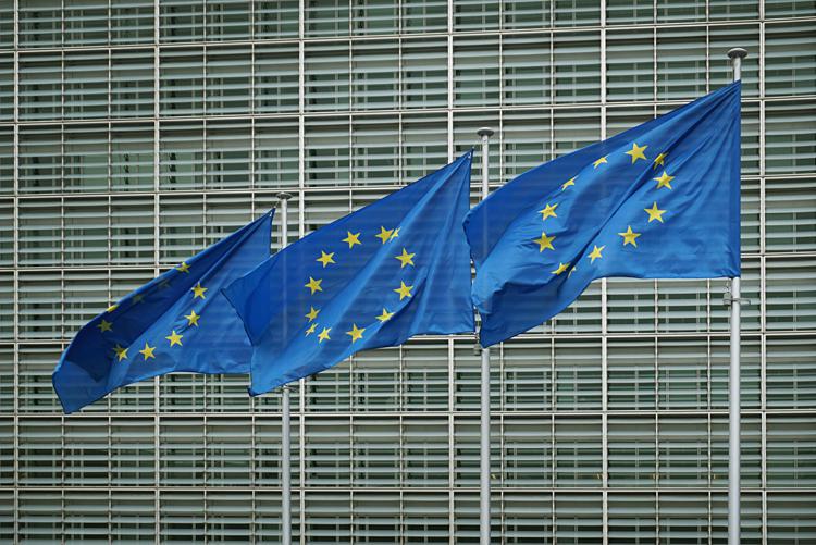 Intesa Ue su leggi contro tratta esseri umani, incluso sfruttamento maternità surrogata