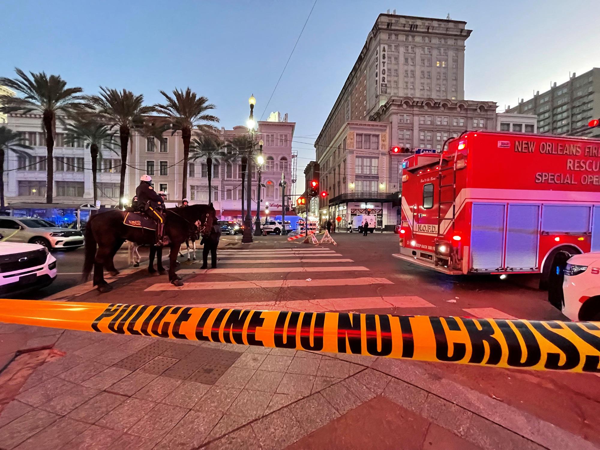 Investe folla e spara, strage a New Orleans: 10 morti