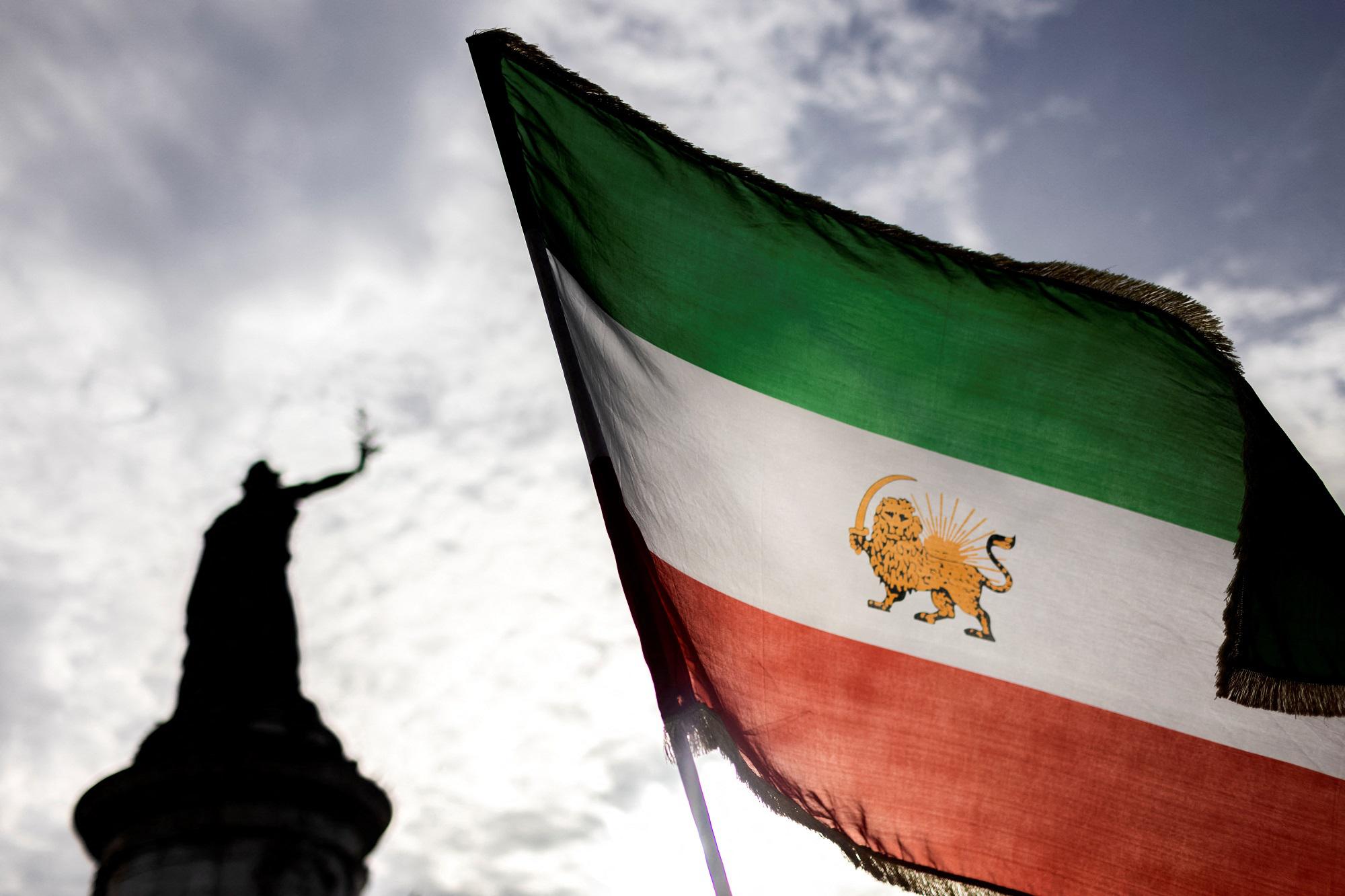 Iran, annullata condanna a morte per medico arrestato durante proteste