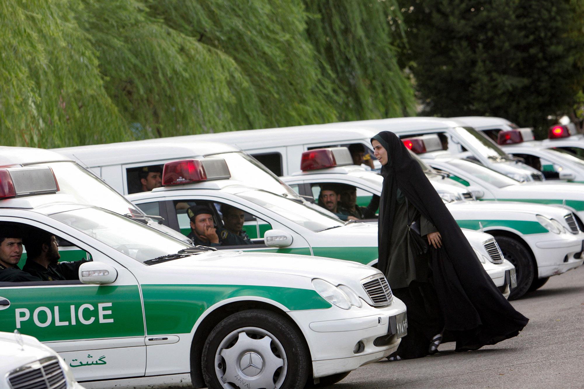 Iran, festa con donne e alcol: arrestati calciatori