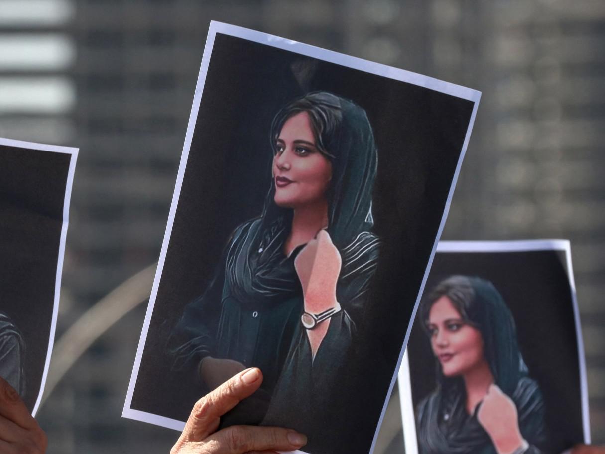 Iran, proteste per Mahsa: uccisa Hadis Najafi, aveva 20 anni