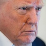 Iran, Trump minaccia: "Faremo saltare in aria centrifughe nucleari con le buone o le cattive"