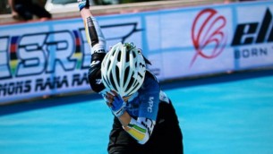 Iran, un'altra atleta sfida Teheran: pattinatrice in gara senza velo