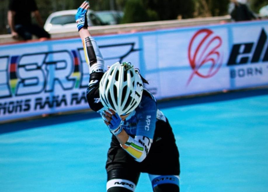 Iran, un'altra atleta sfida Teheran: pattinatrice in gara senza velo