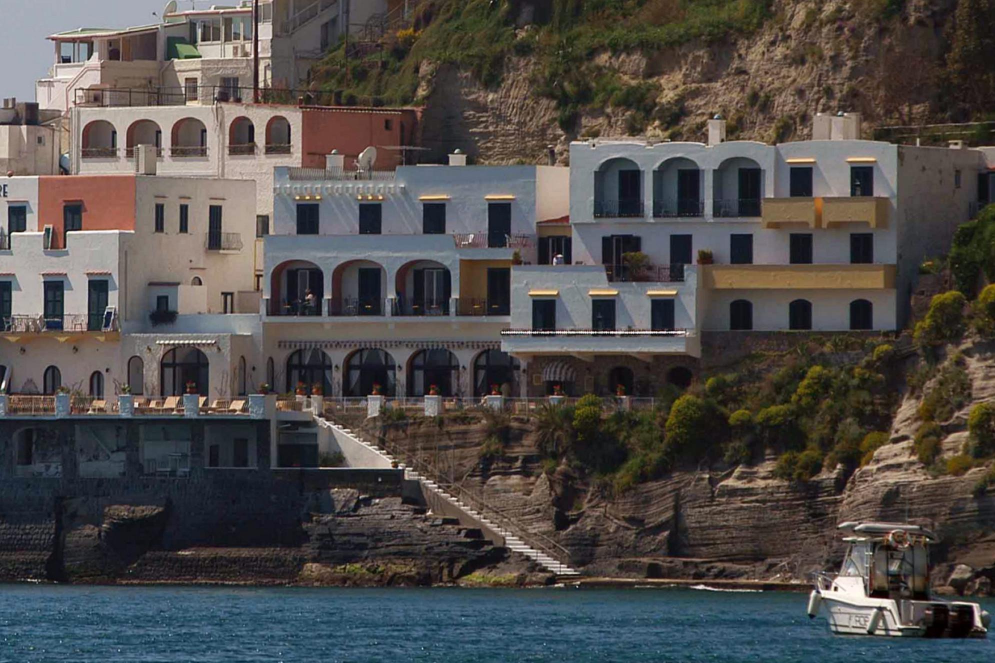Ischia, prima sindaca a Serrara Fontana: "Ora Merkel torni a trovarci"