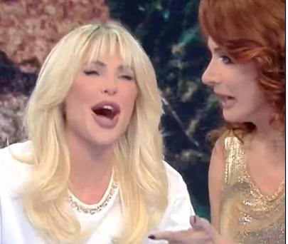 Isola dei famosi 2023, "i normodotati" e la gaffe di Ilary Blasi- Video