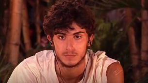 Isola famosi 2022, Alessandro lascia: "Ho esami a università"