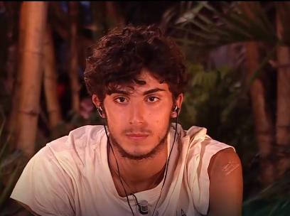 Isola famosi 2022, Alessandro lascia: "Ho esami a università"