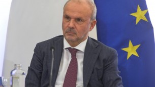 Isolamento Covid e nuove regole, Schillaci: "Decreto prima di Natale"