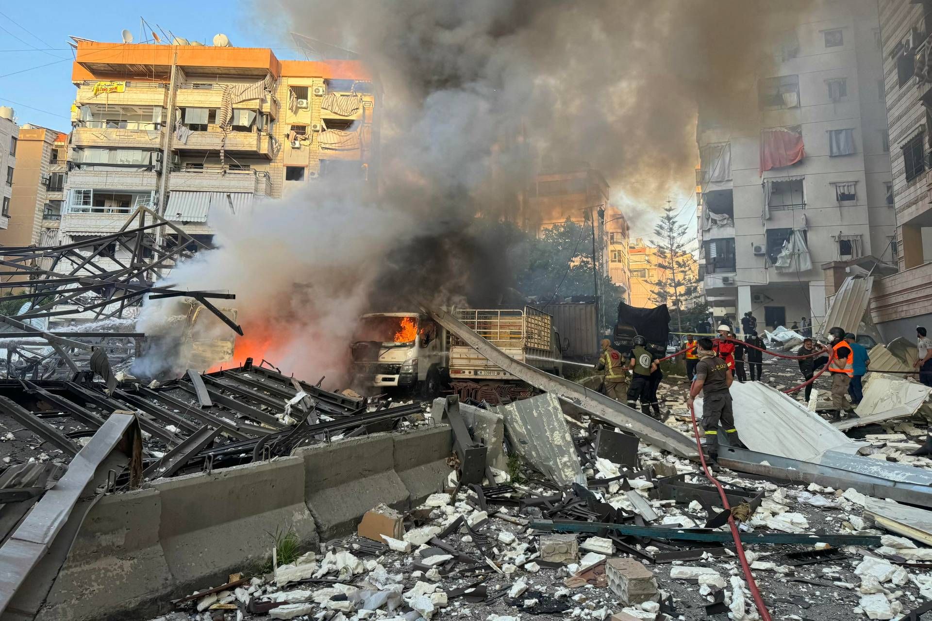 Israele bombarda edificio a Beirut: "Ospitava strutture Hezbollah"